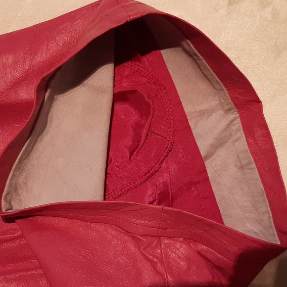 Vintage Danier leather shorts - Picture 4 of 5